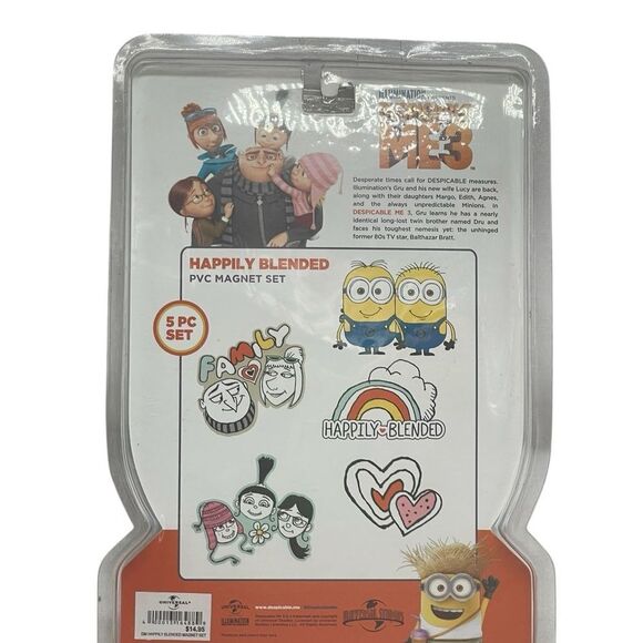 Universal Studios Despicable Me 3 Happily Blended PVC Magnet Set New - Picture 2 of 8